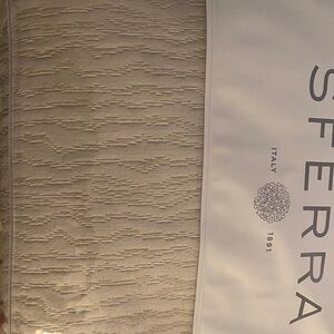 SFERRA Queen Ondate Blanket Cover 
96x 100 … long staple cotton ..made in Italy